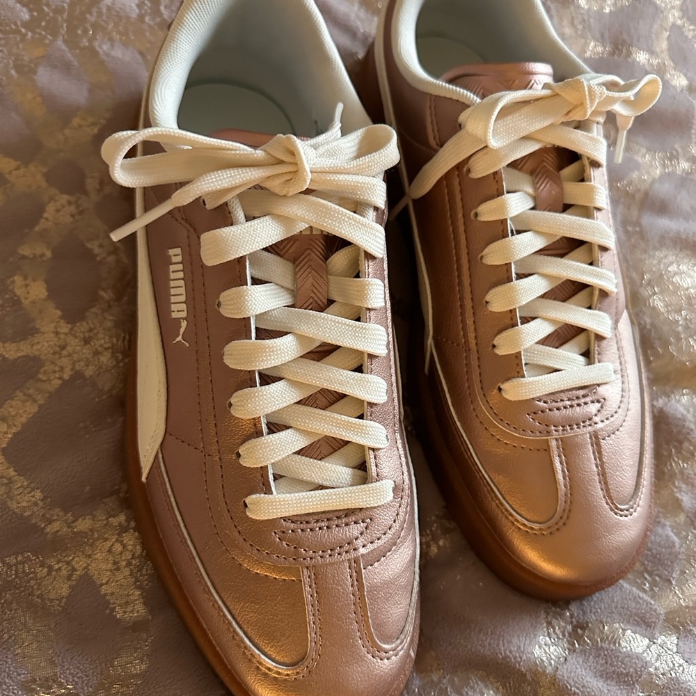 Puma Metallic Rose Gold Low-Top Sneakers with off white Laces. - Picture 4 of 10